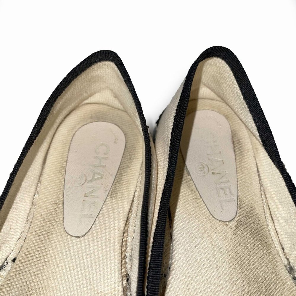 CHANEL - 10B Camellia Flower Espadrilles - Ivory, Black - 37- US 7 - Picture 9 of 13